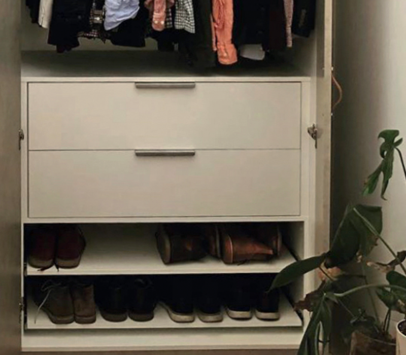 Pull out shoe shelves